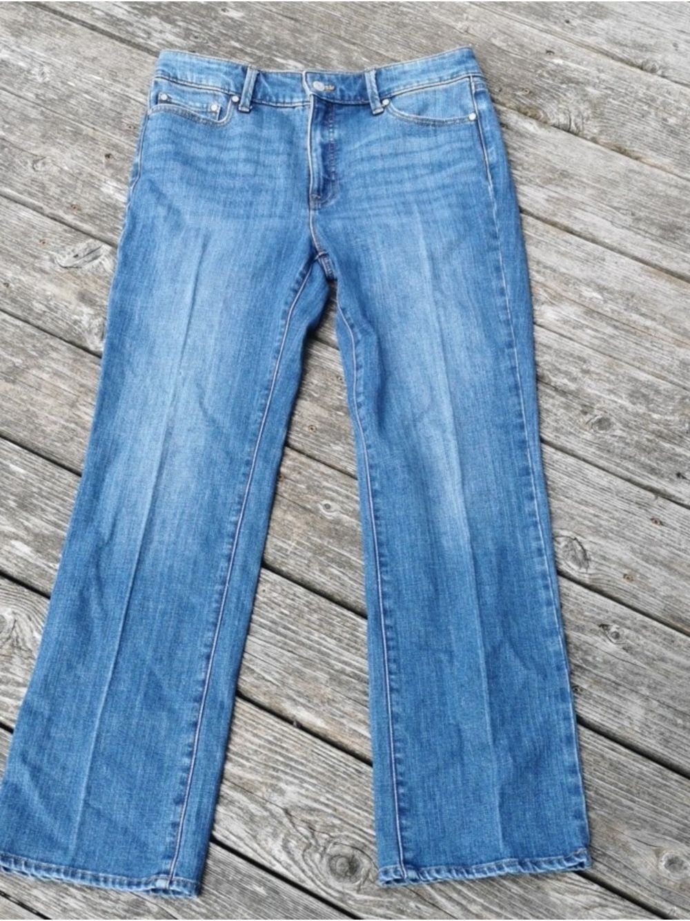 Talbots Women's Blue Barely Boot Medium Wash Straight-Leg Jeans. Size 8